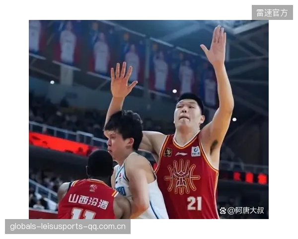 CBA球星与球迷互怼升级，赛场之外的“火花”何去何从？